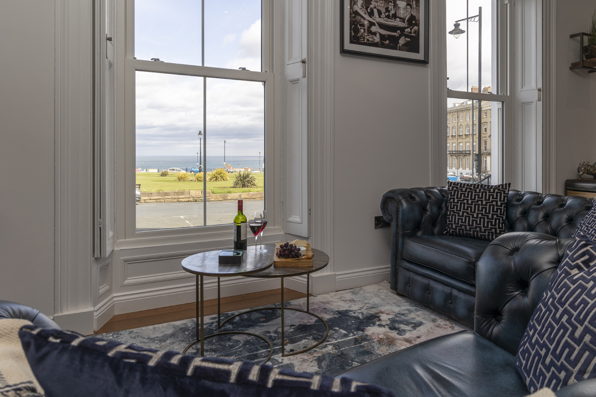 Sapphire Seas welcomes you to the traditional North Yorkshire Town of Whitby. A newly renovated 2-bedroom 2-bathroom self-catering Holiday Apartment sleeping up to 4 people.
